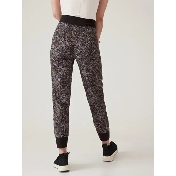 Athleta Trekkie North Jogger Pants Kinetic Abstract Print Size 12 - Picture 3 of 13